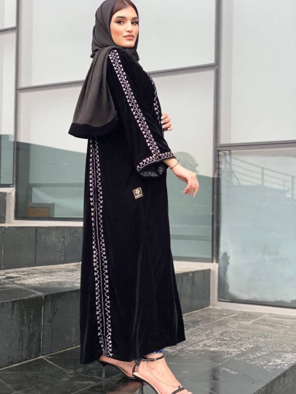 عباية مخمل تطريز